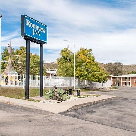 Rodeway Inn Whites City Exterior photo
