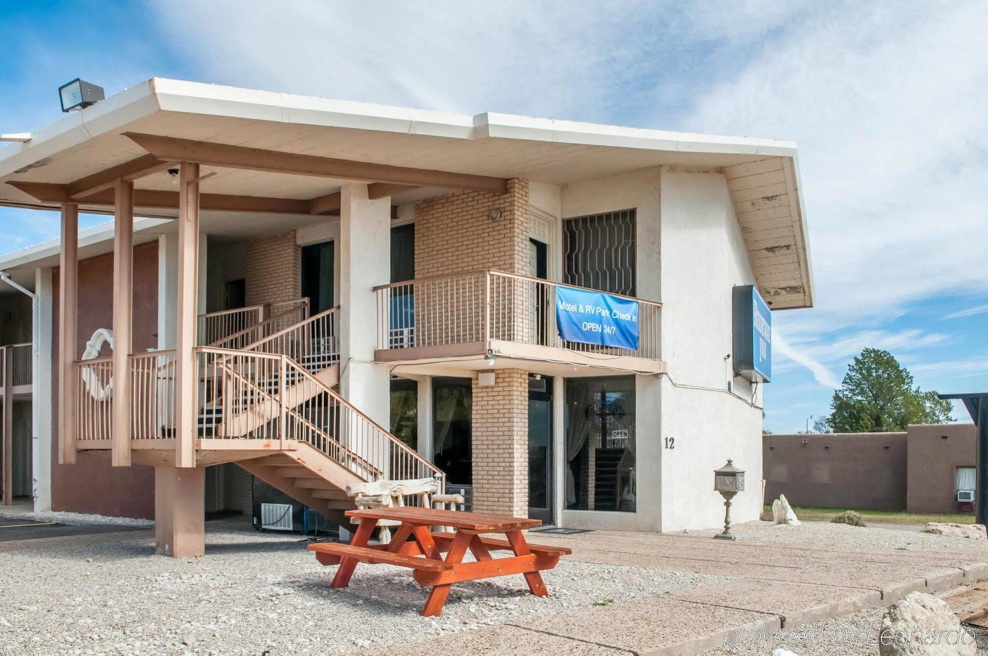 Rodeway Inn Whites City Exterior photo